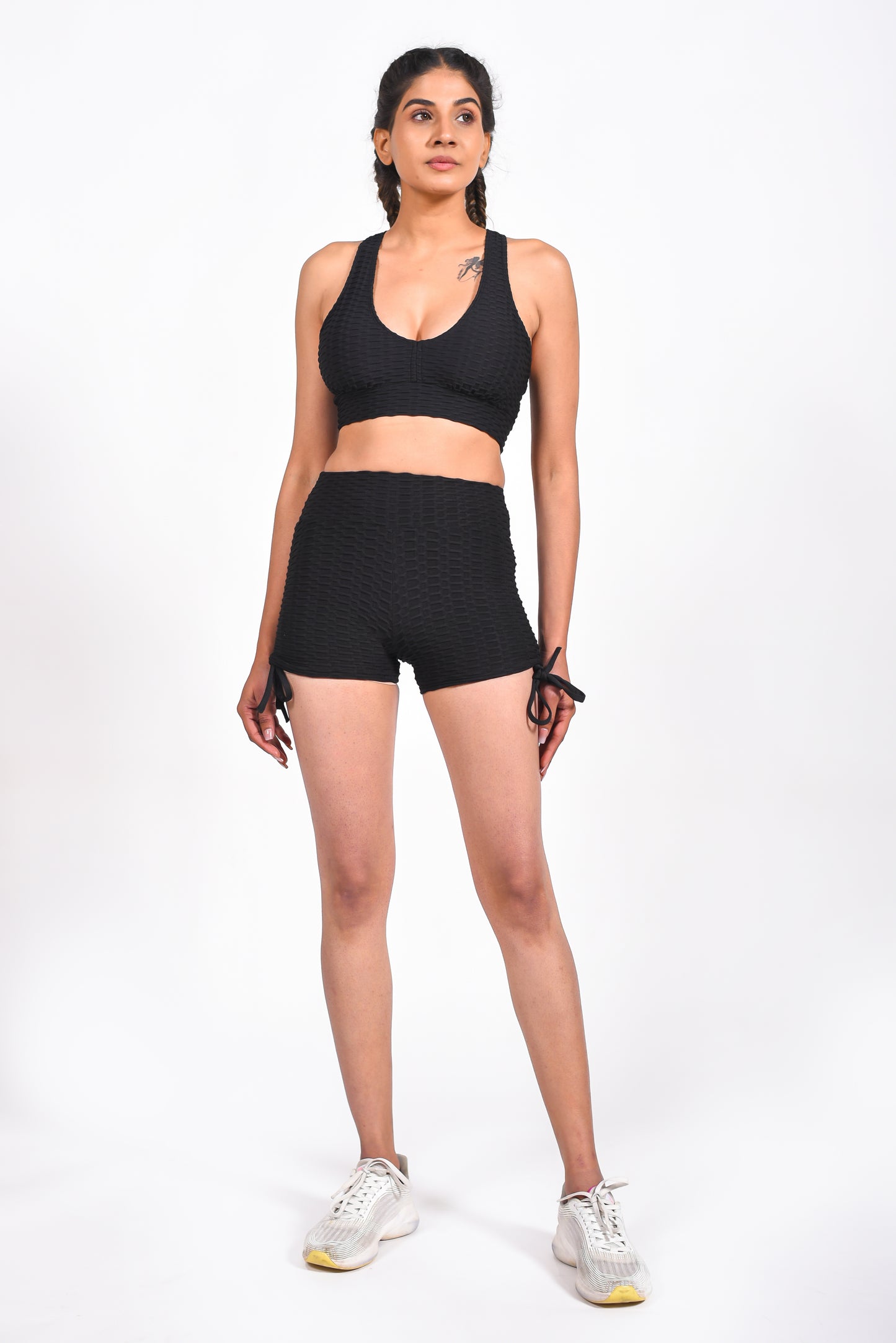 GYMSQUAD® X AVNEET KAUR PUSH UP SHORTS - BLACK