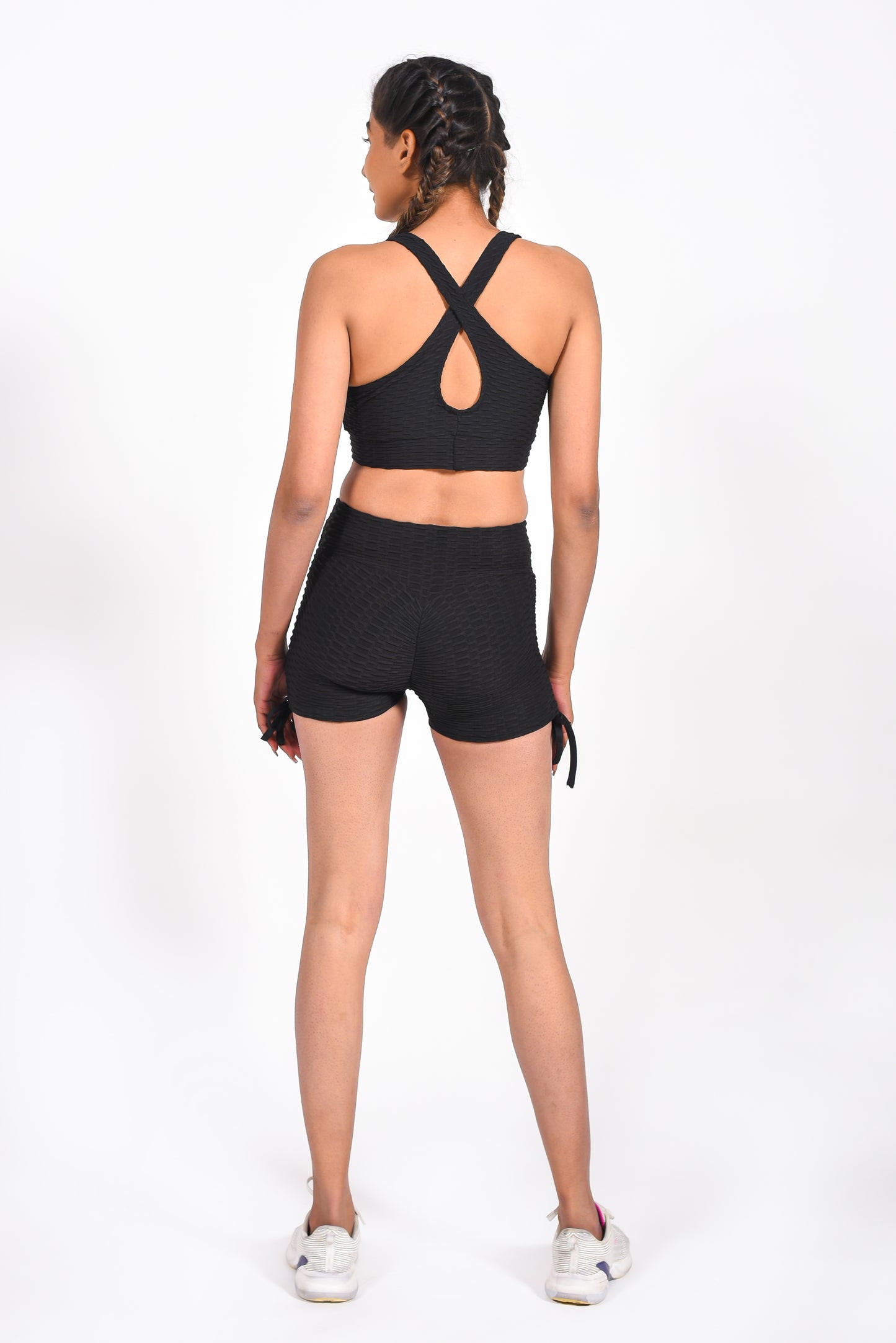 GYMSQUAD® X AVNEET KAUR PUSH UP SHORTS - BLACK